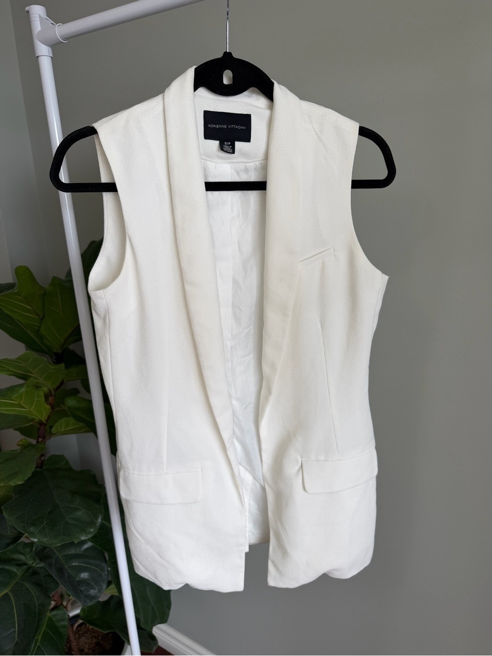 Adrienne Vittadini Sleeveless White Blazer Size Small